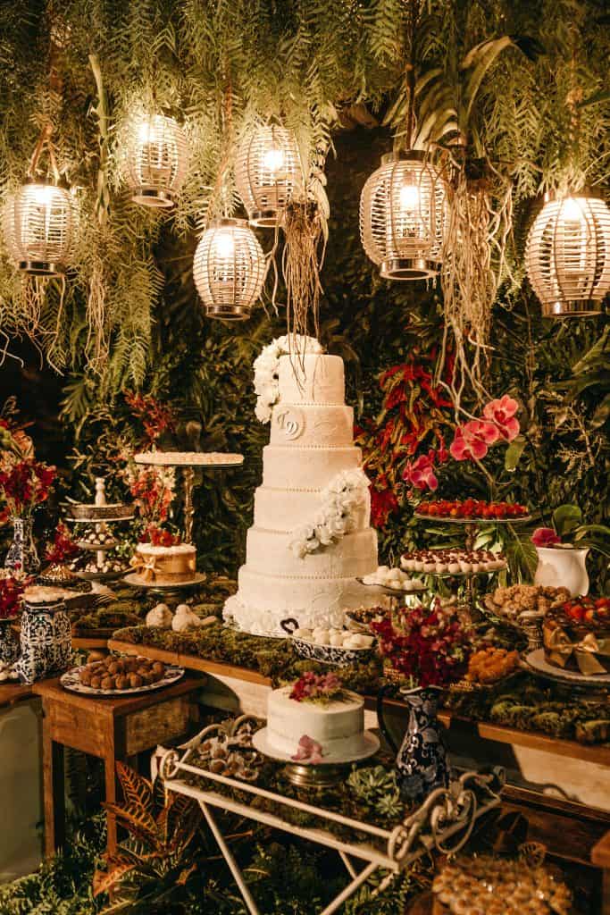 an extravagant wedding cake
